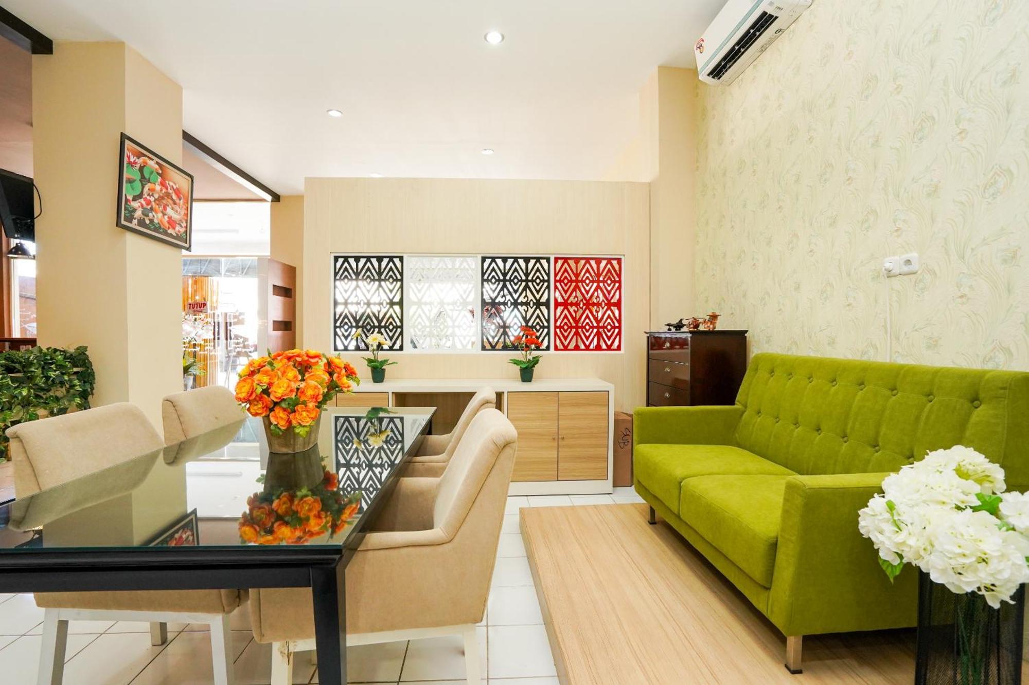 Hotel O Surabaya Near Surabaya Town Square Formerly Kupang Gunung Residence Exterior photo